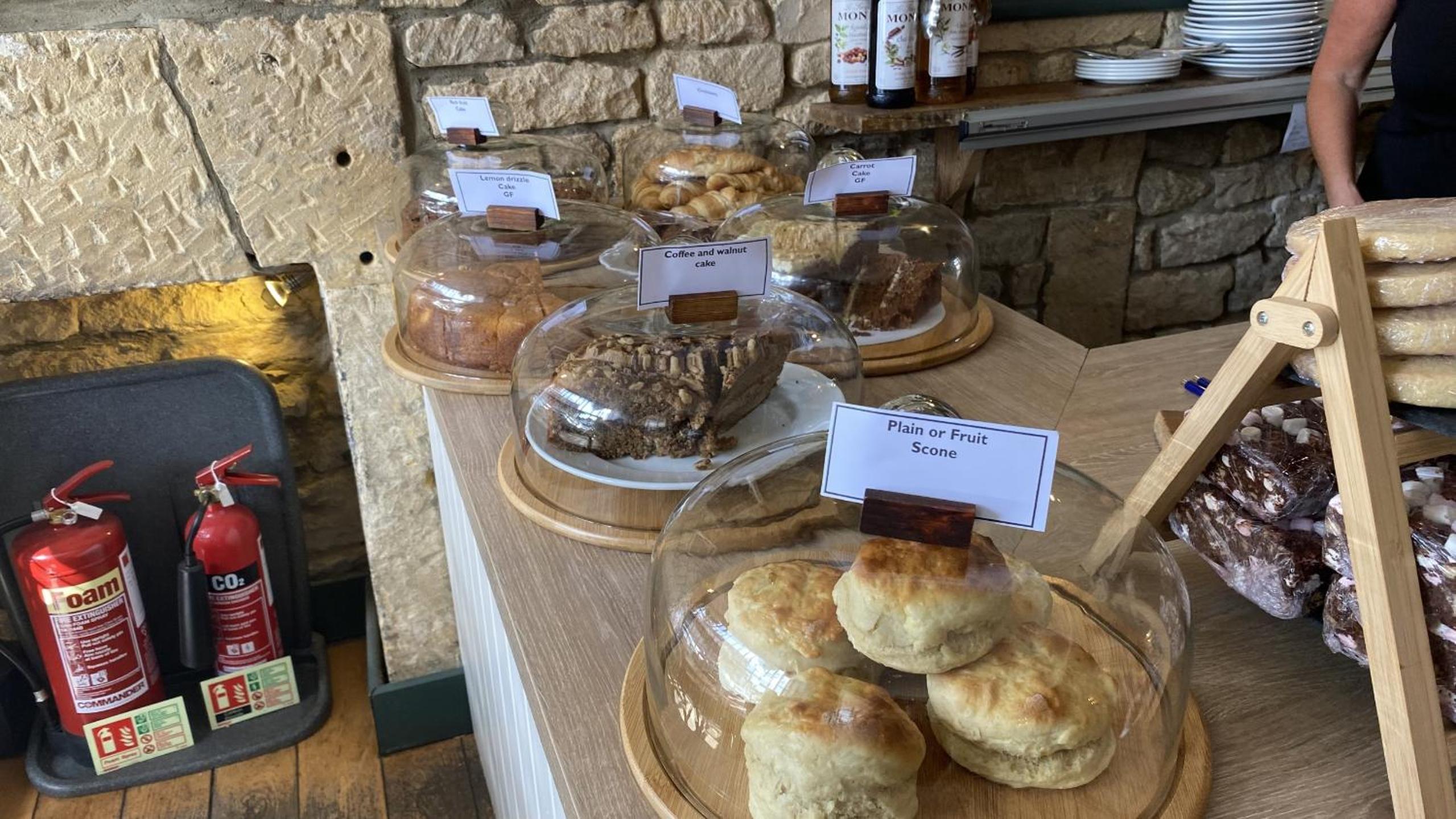 Priory Tearooms Burford with Rooms