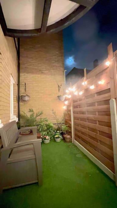 A beautiful stylish 2 Bedroom Apartment -City of London