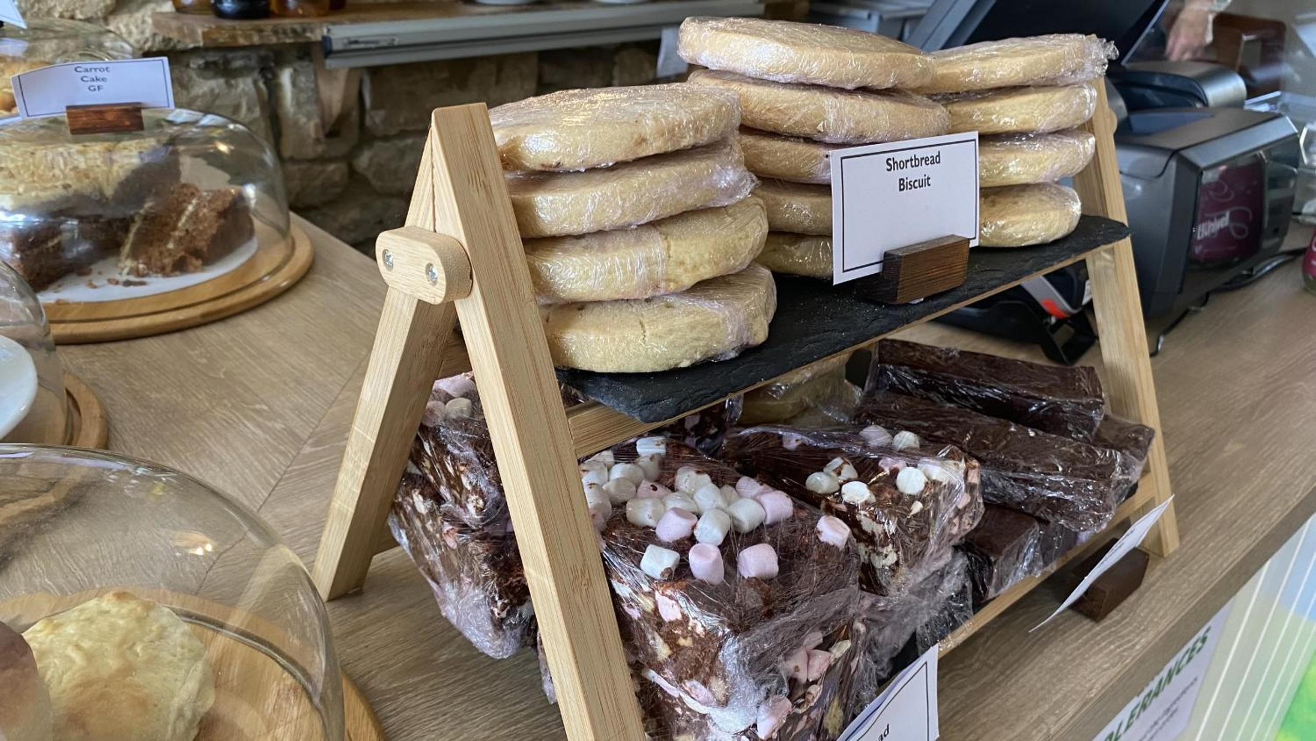 Priory Tearooms Burford with Rooms