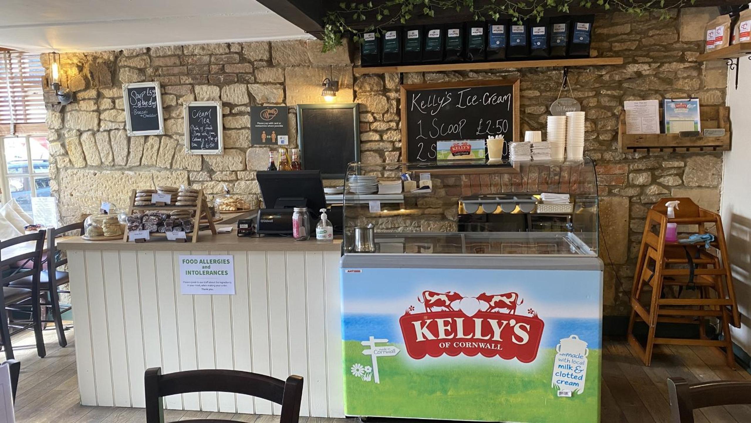 Priory Tearooms Burford with Rooms