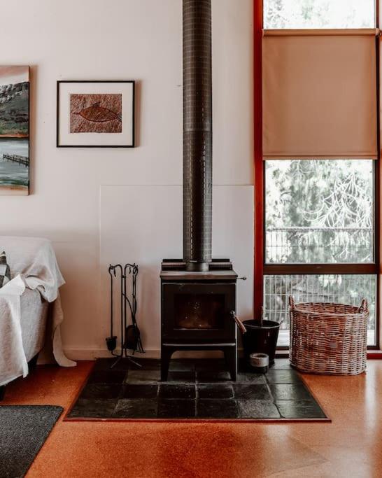 Oyster Bay Shack - Water Views Private Retro Shack