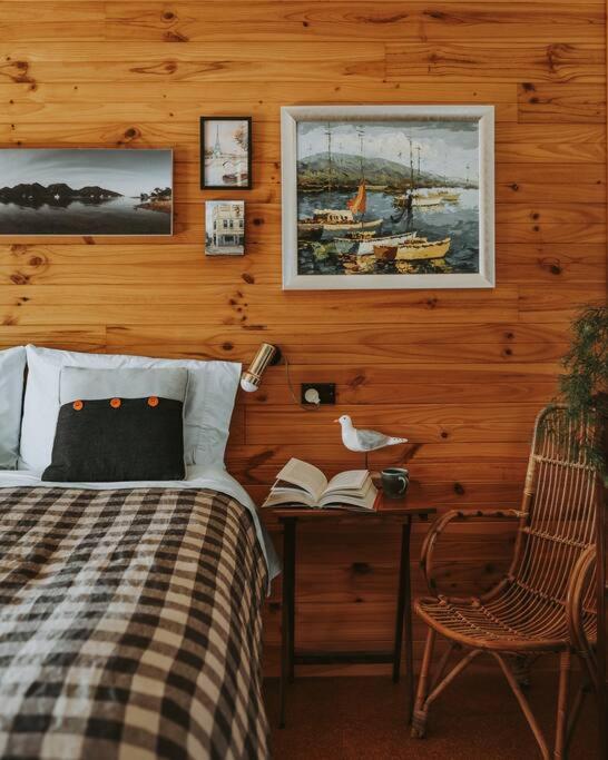 Oyster Bay Shack - Water Views Private Retro Shack