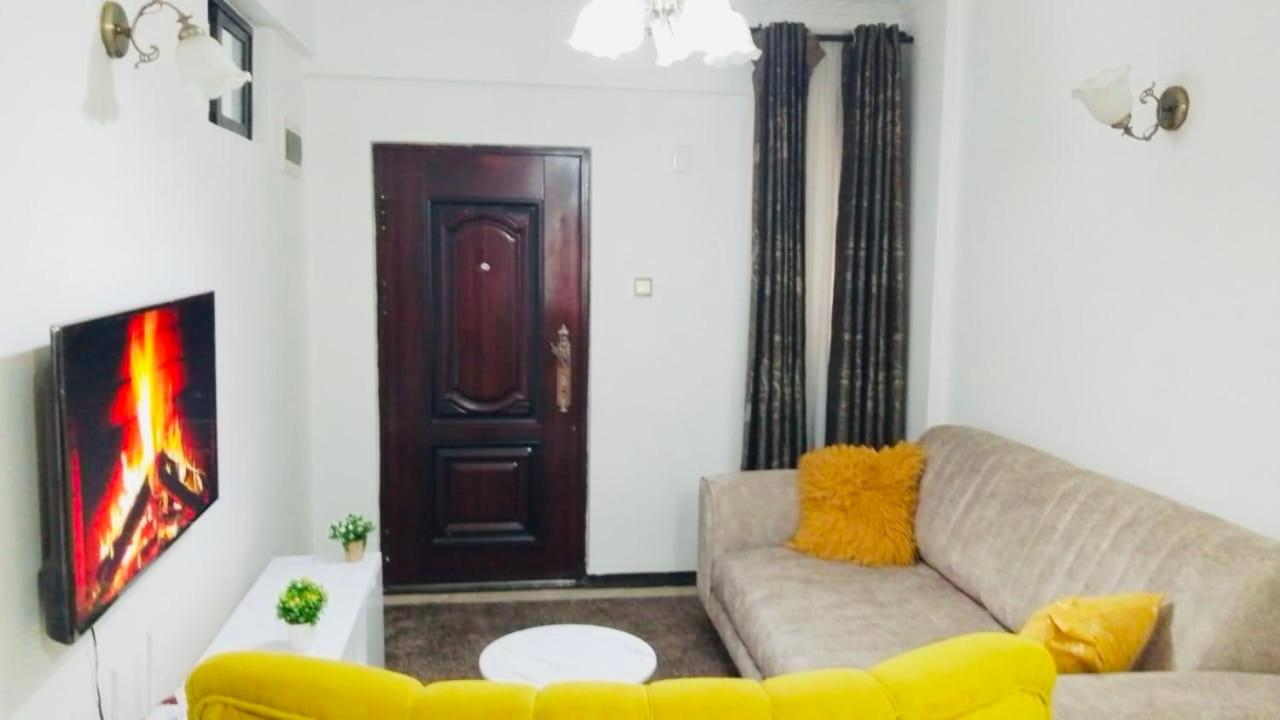 Denis Garden,2Br, gym,WiFi,netflix,free parking view 4