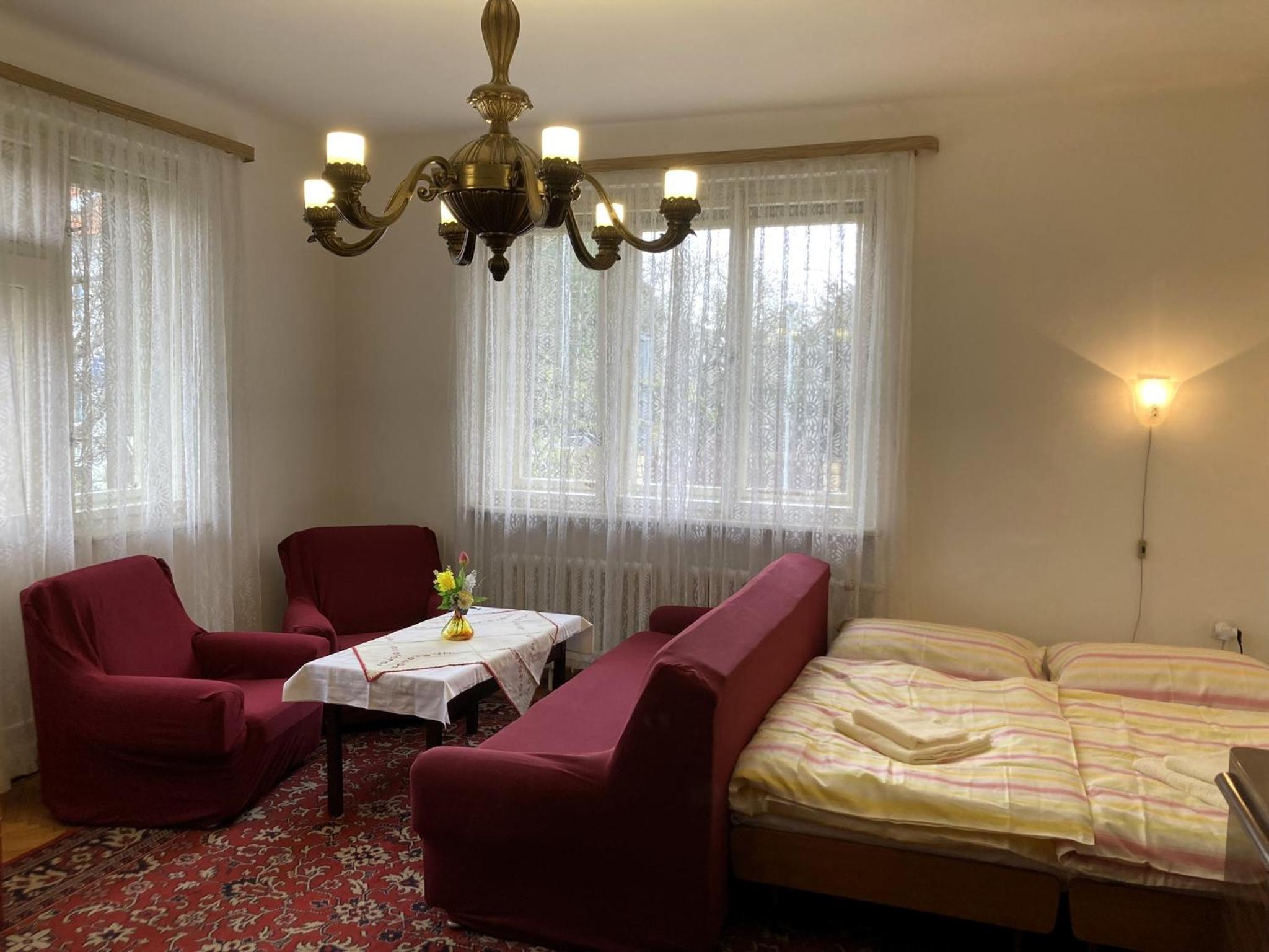 Spacious apartment - free parking!
