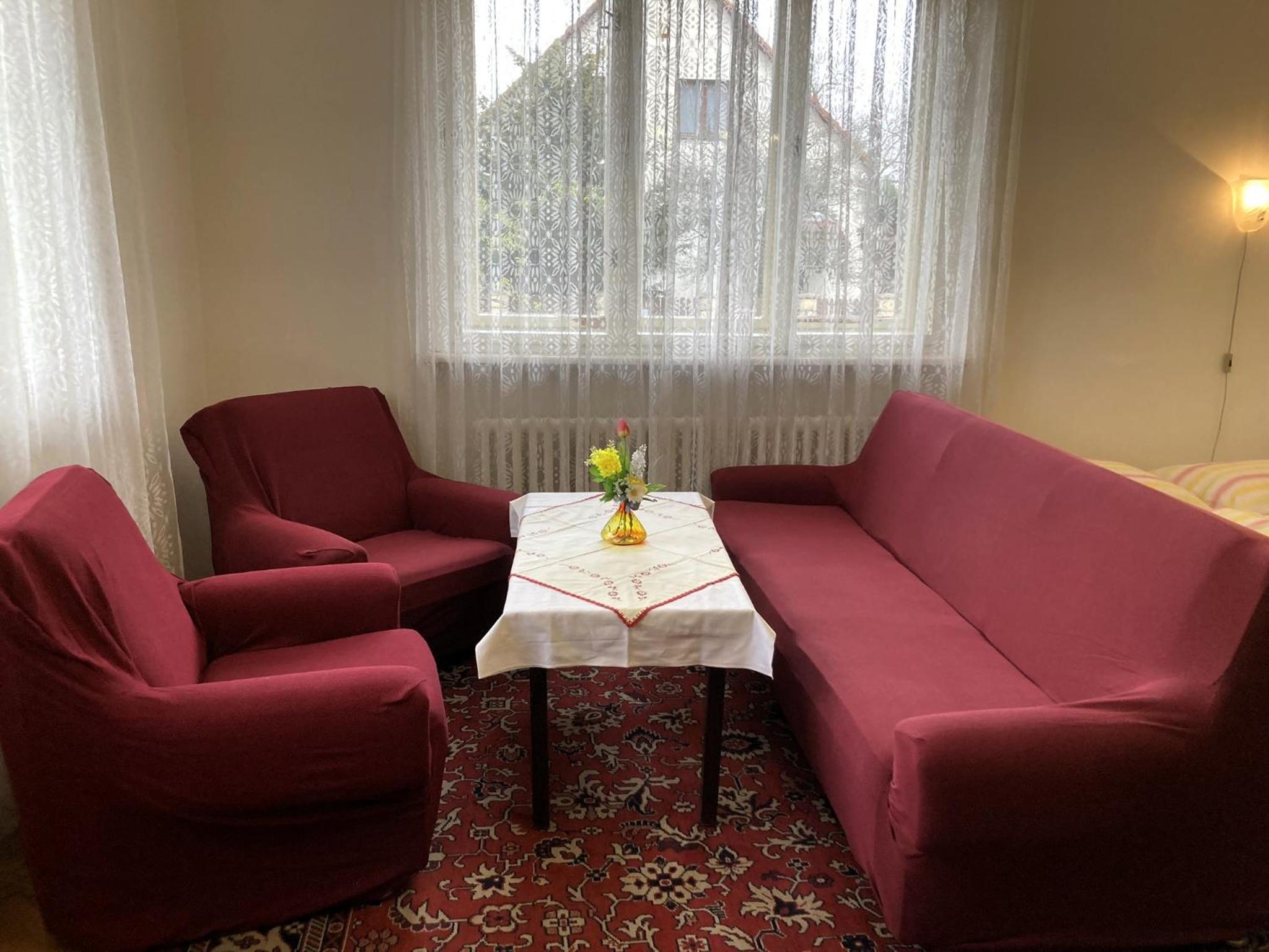 Spacious apartment - free parking!
