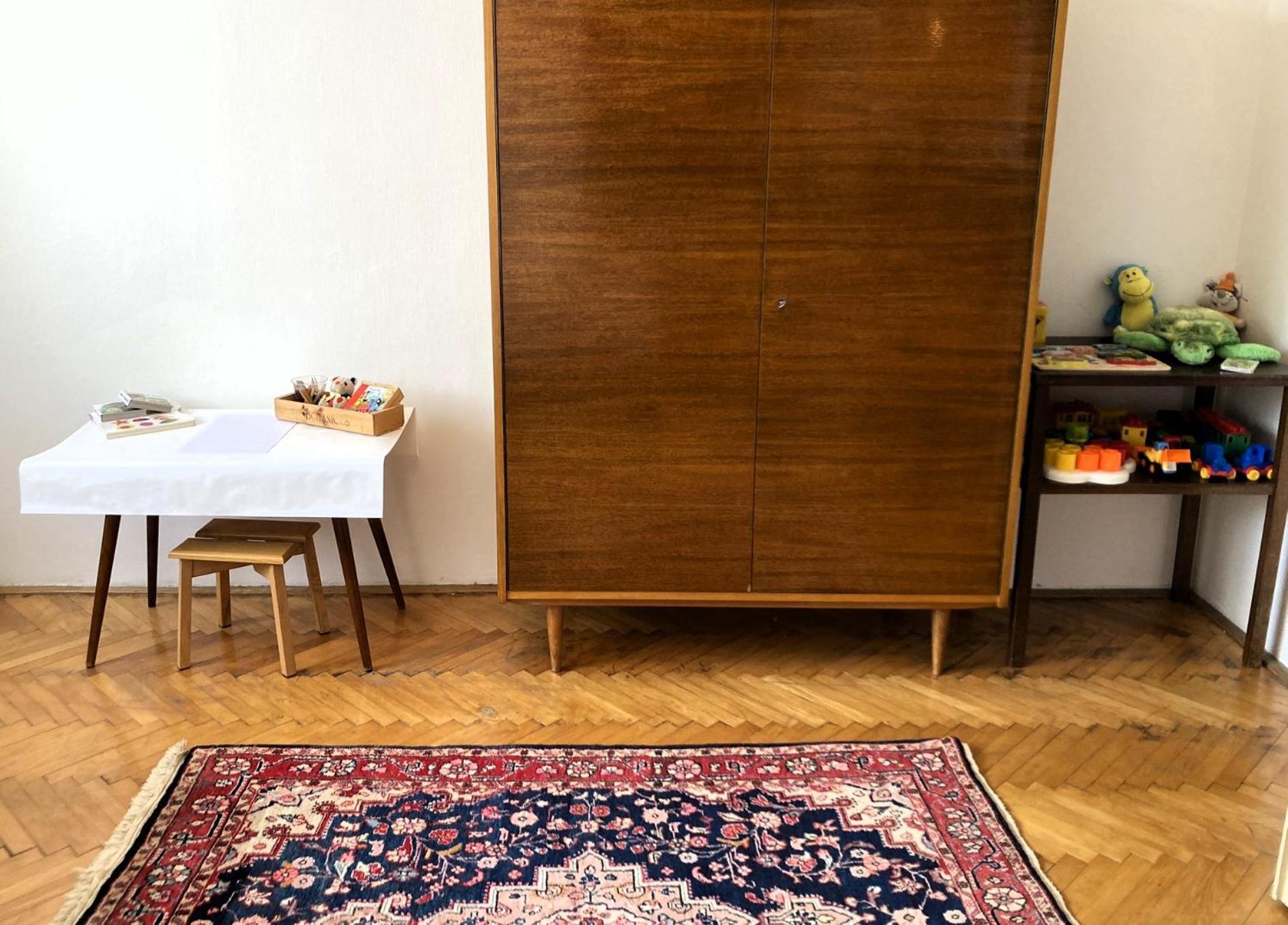 Spacious apartment - free parking!