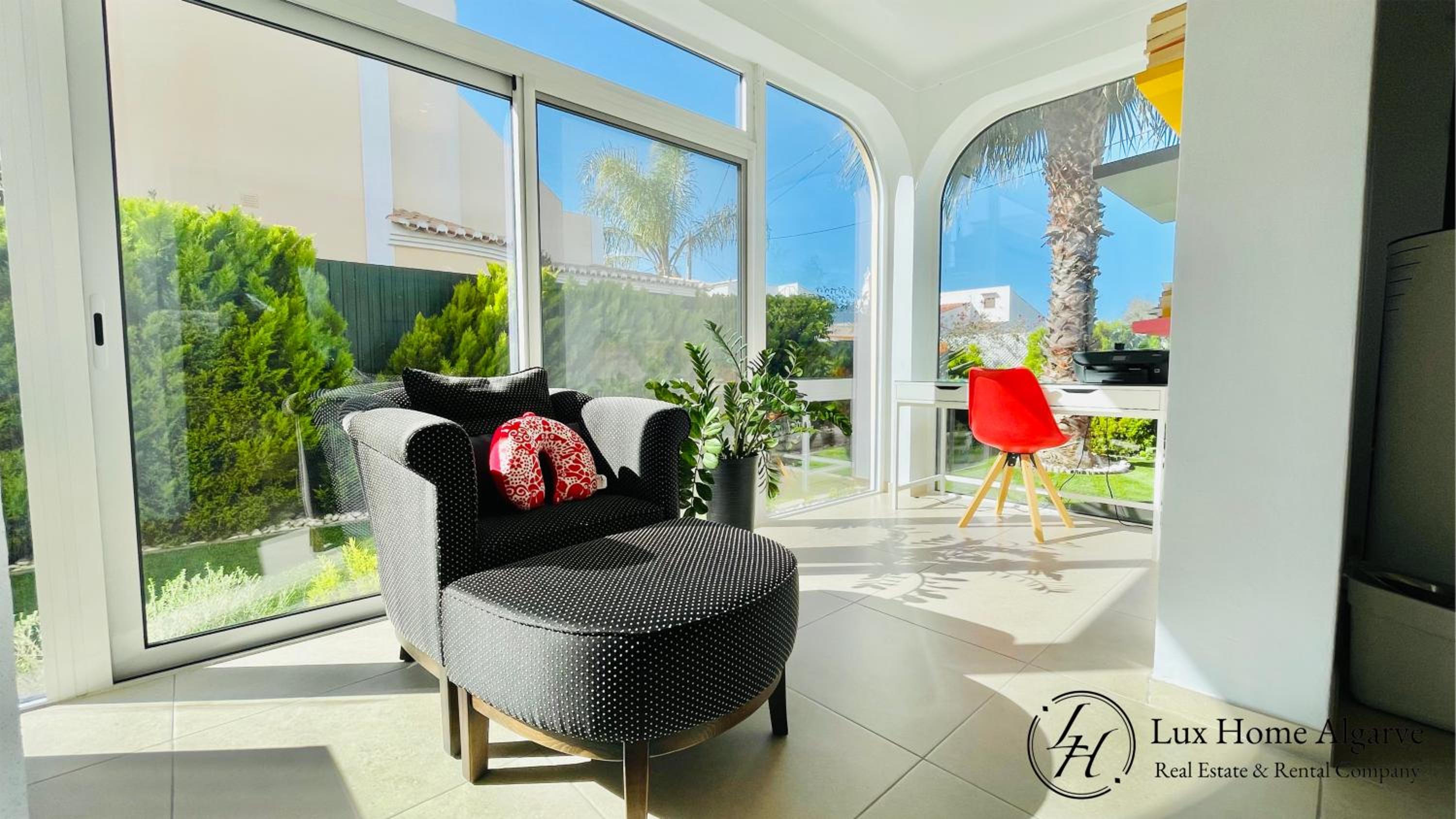 Casa Chiara - Private Luxury Pool & Terrace - Ideal for Golf view 5