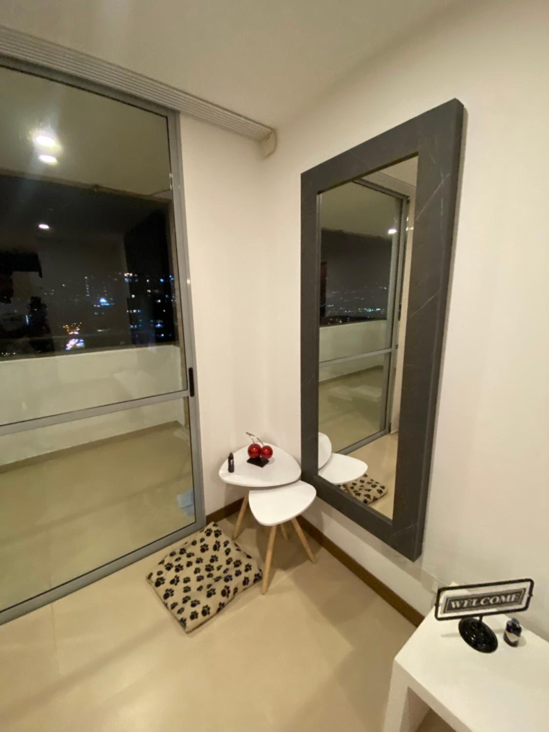 Cossy Room poblado