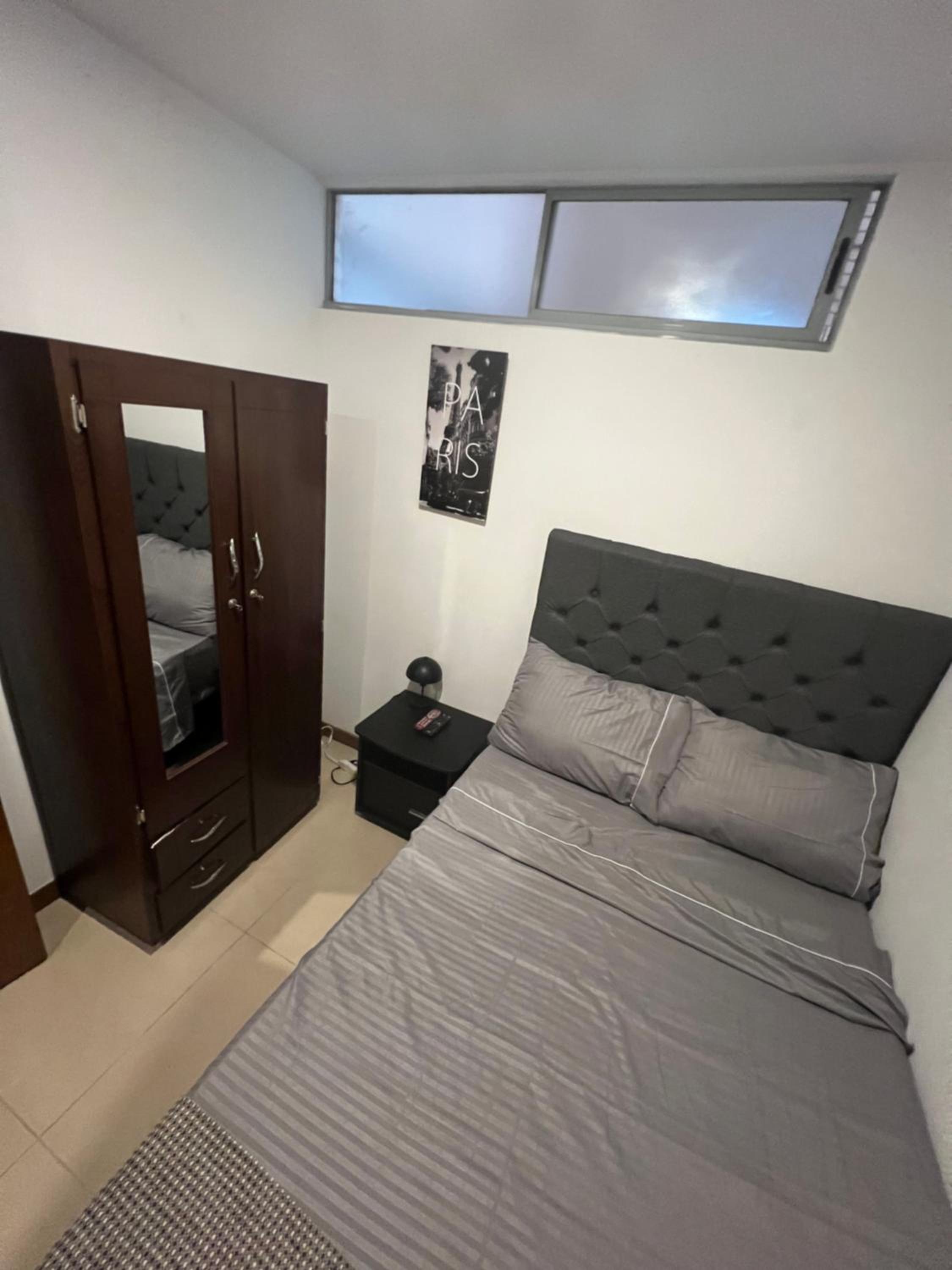 Cossy Room poblado