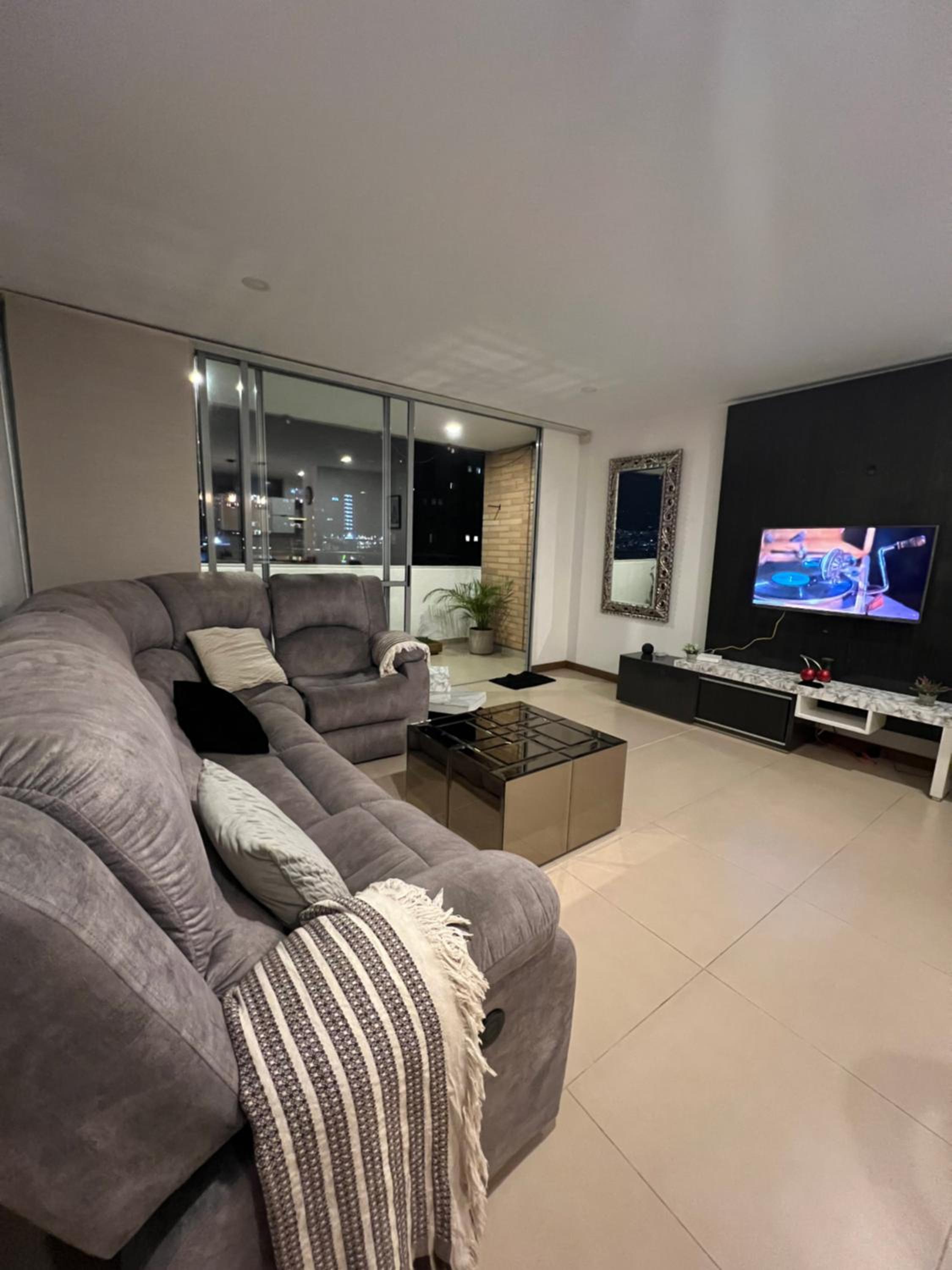 Cossy Room poblado