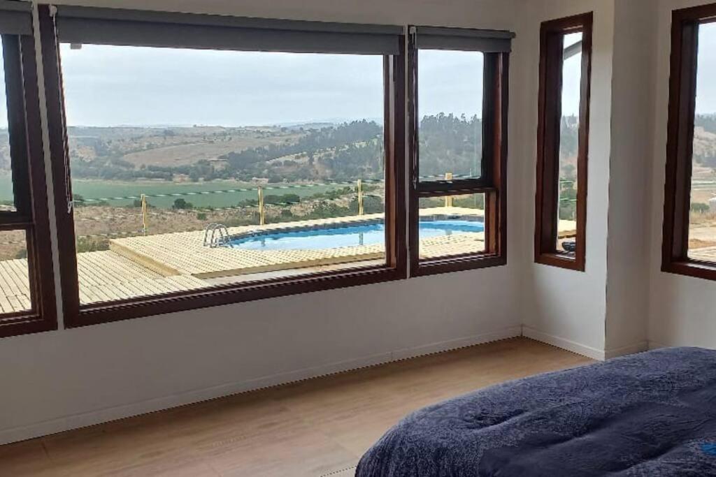 Casa en cerro, playa, piscina y vista insuperable