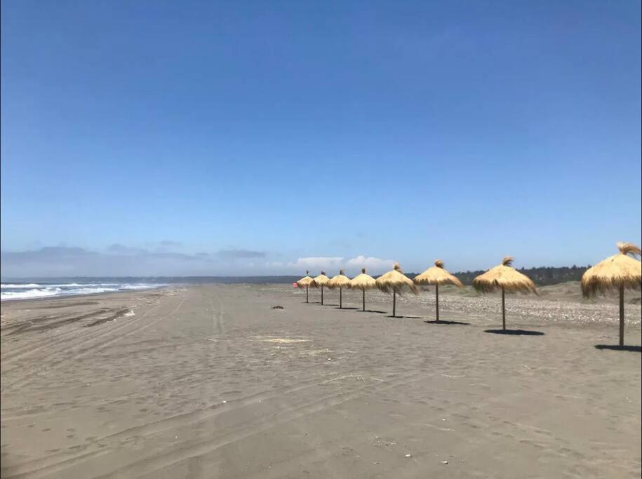 Casa en cerro, playa, piscina y vista insuperable