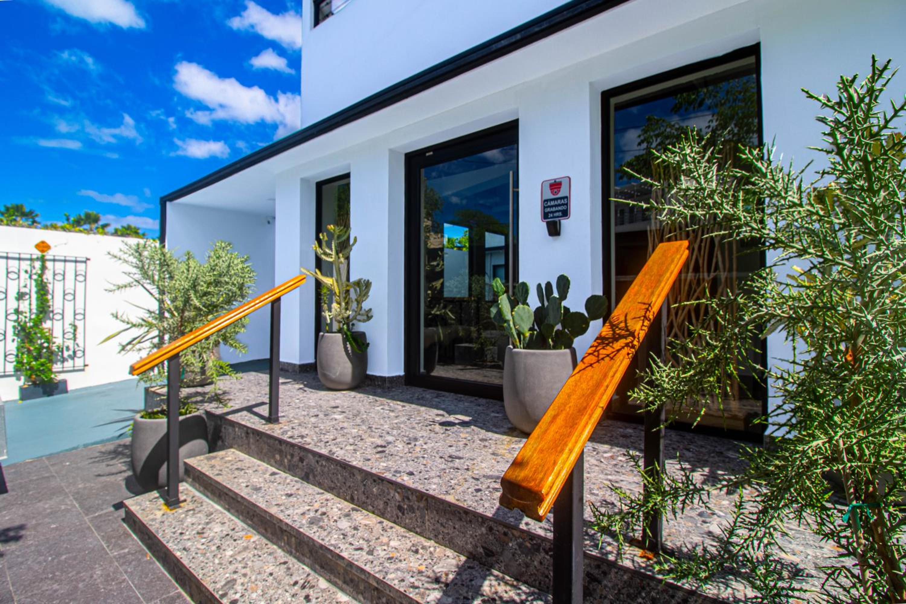 Villa Azure Ocean Park's Seaside Luxe Retreat