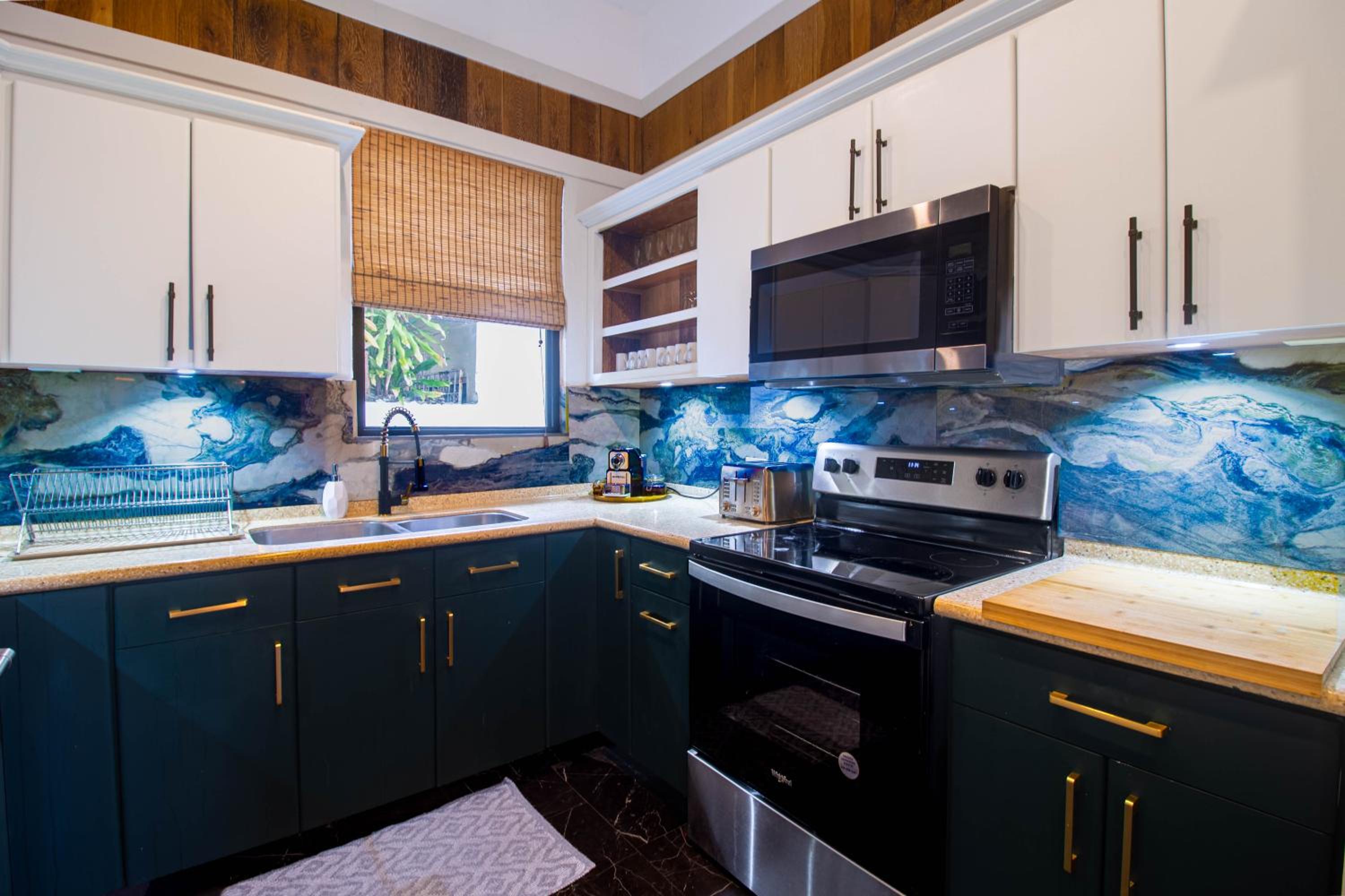 Villa Azure Ocean Park's Seaside Luxe Retreat
