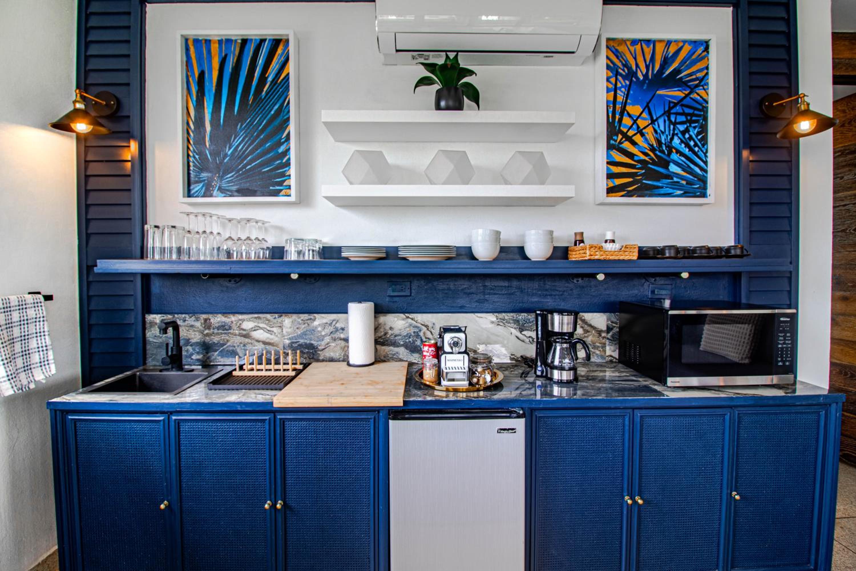 Villa Azure Ocean Park's Seaside Luxe Retreat