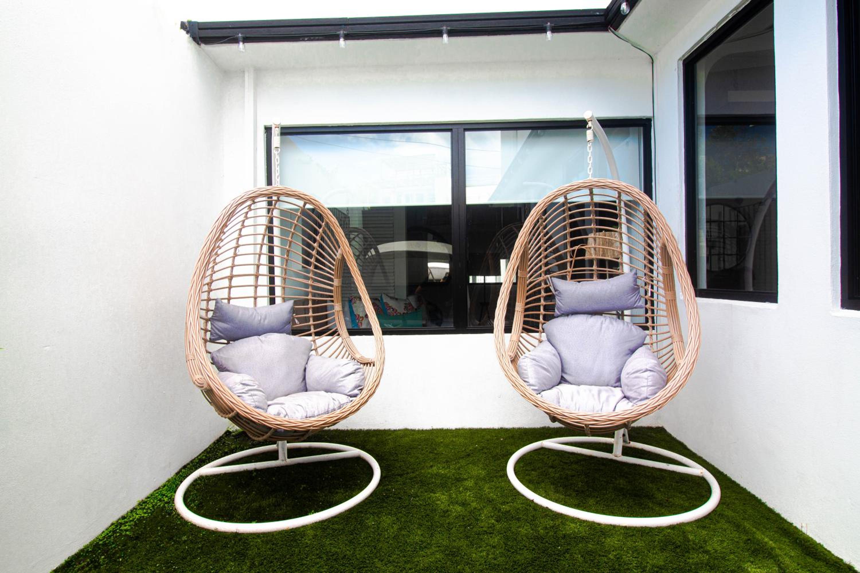 Villa Azure Ocean Park's Seaside Luxe Retreat