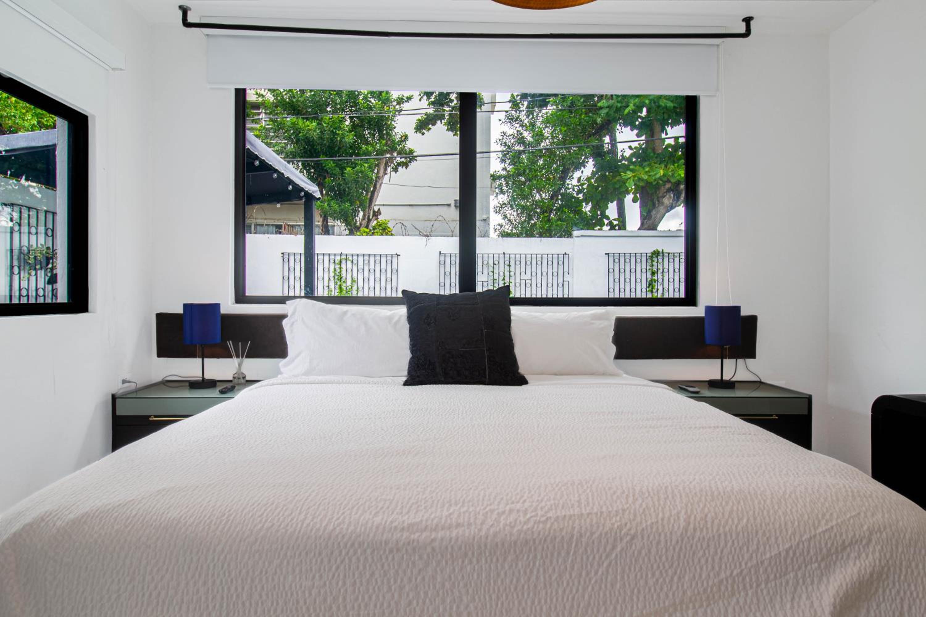 Villa Azure Ocean Park's Seaside Luxe Retreat