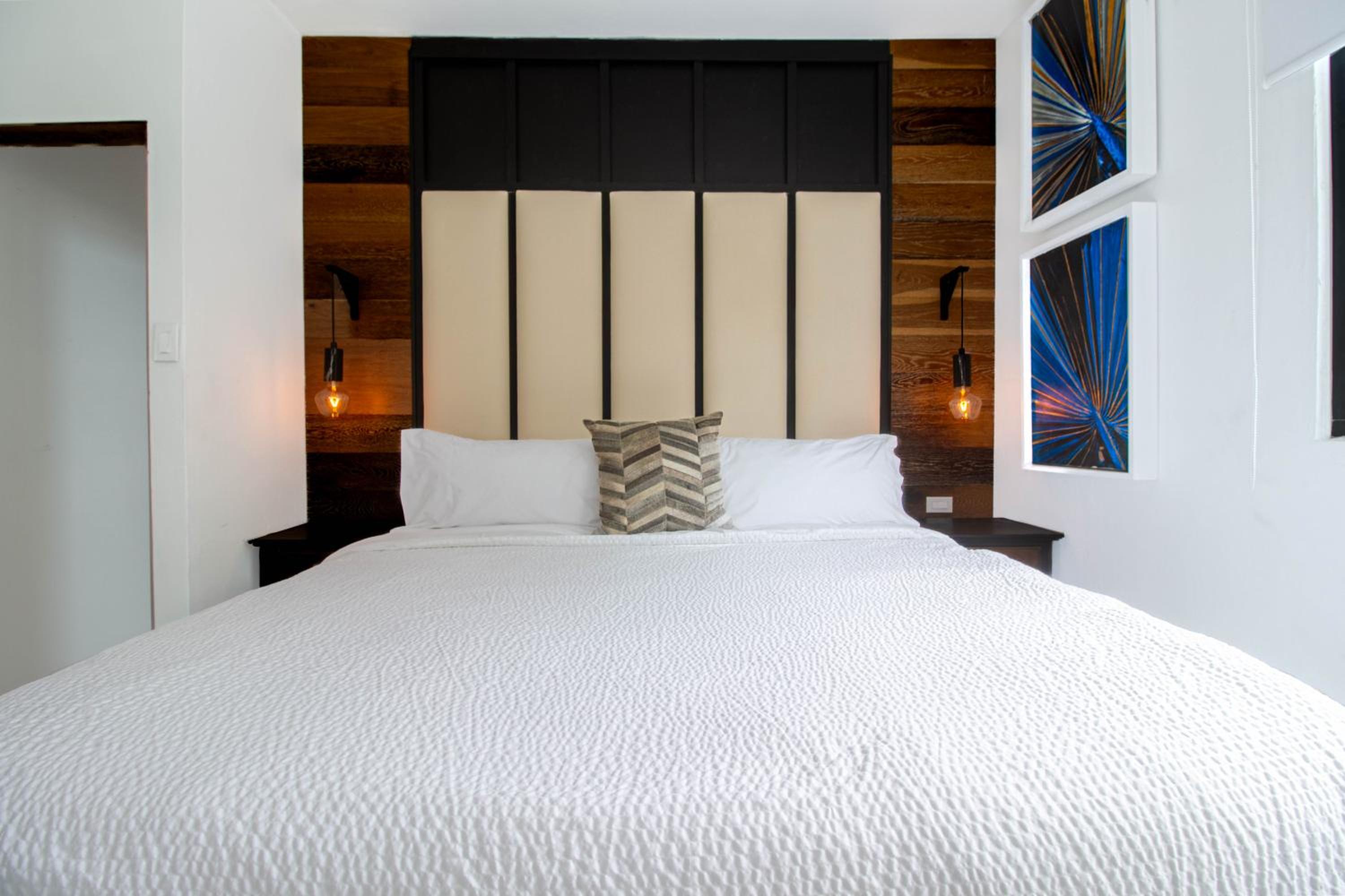Villa Azure Ocean Park's Seaside Luxe Retreat