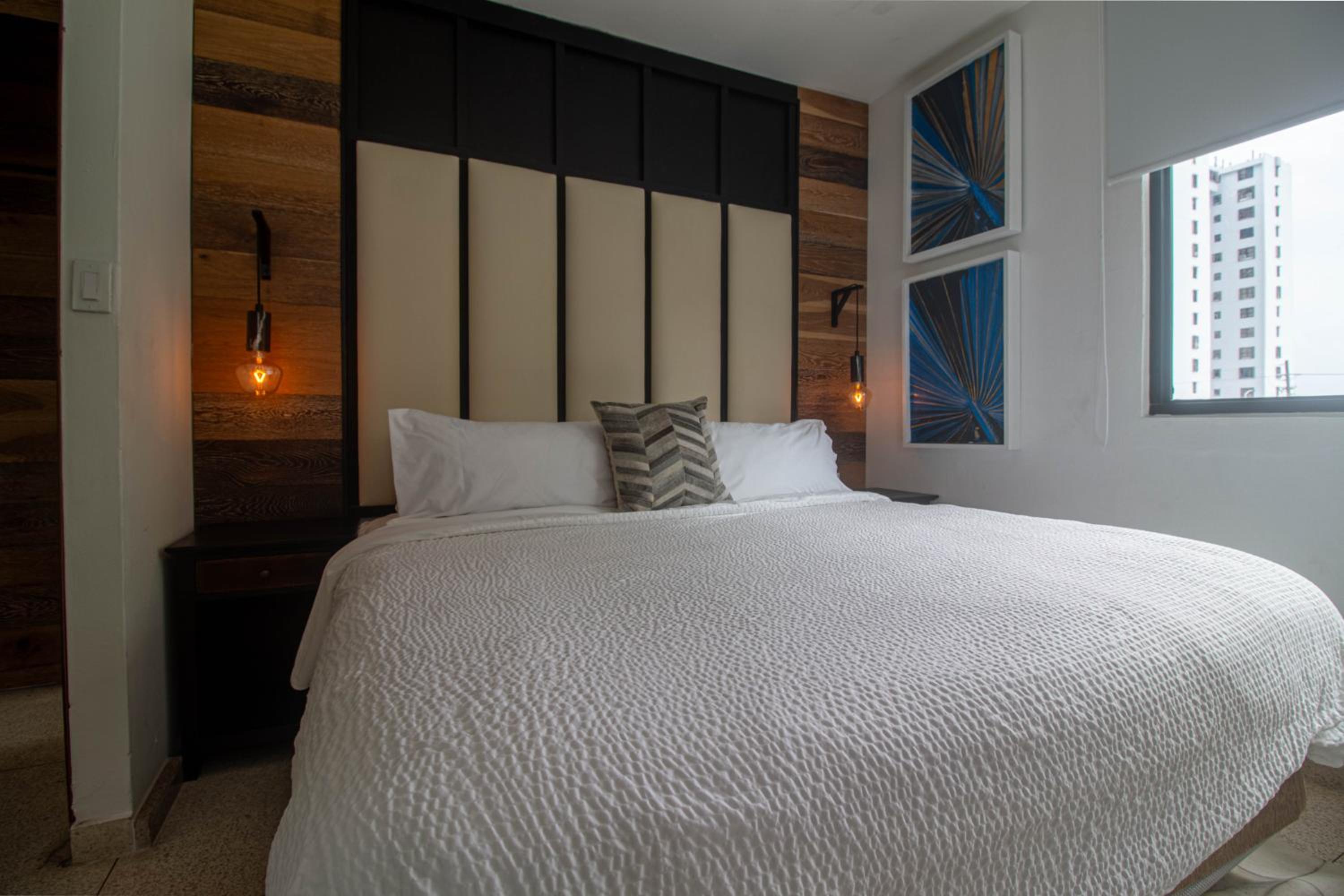 Villa Azure Ocean Park's Seaside Luxe Retreat