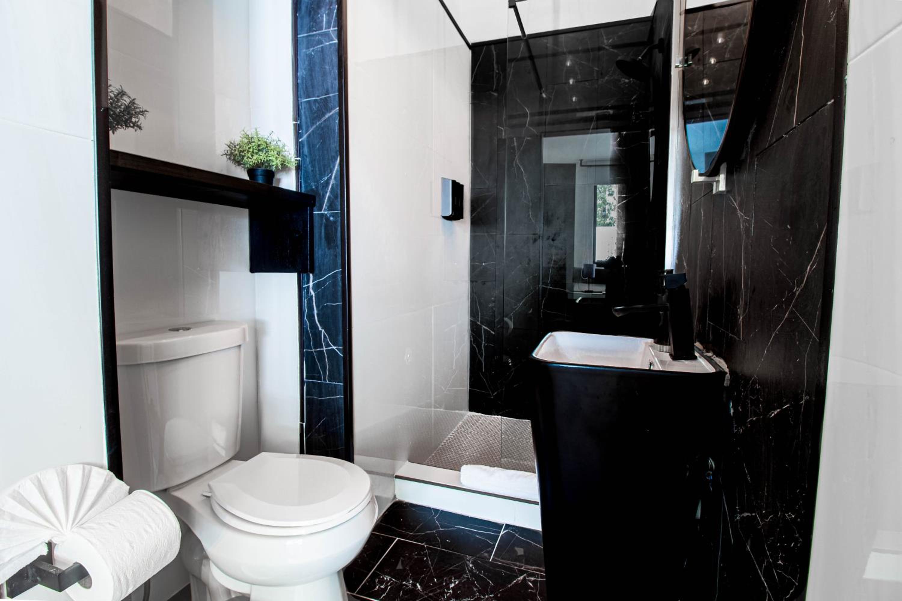 Villa Azure Ocean Park's Seaside Luxe Retreat