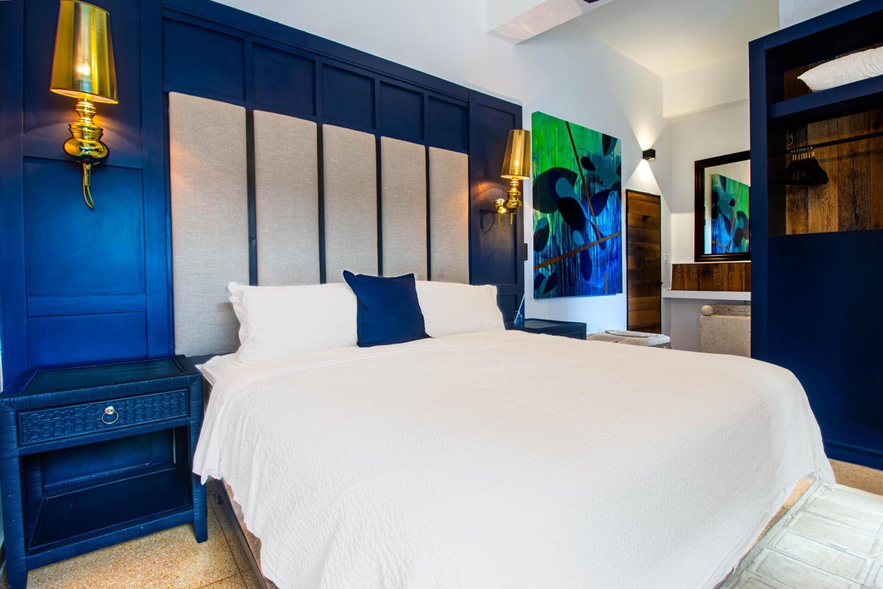 Villa Azure Ocean Park's Seaside Luxe Retreat