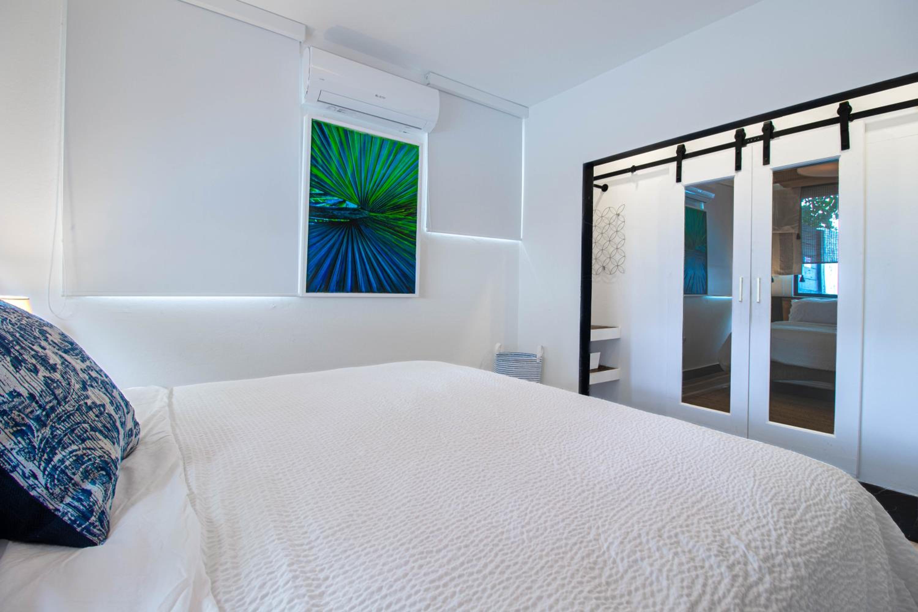 Villa Azure Ocean Park's Seaside Luxe Retreat