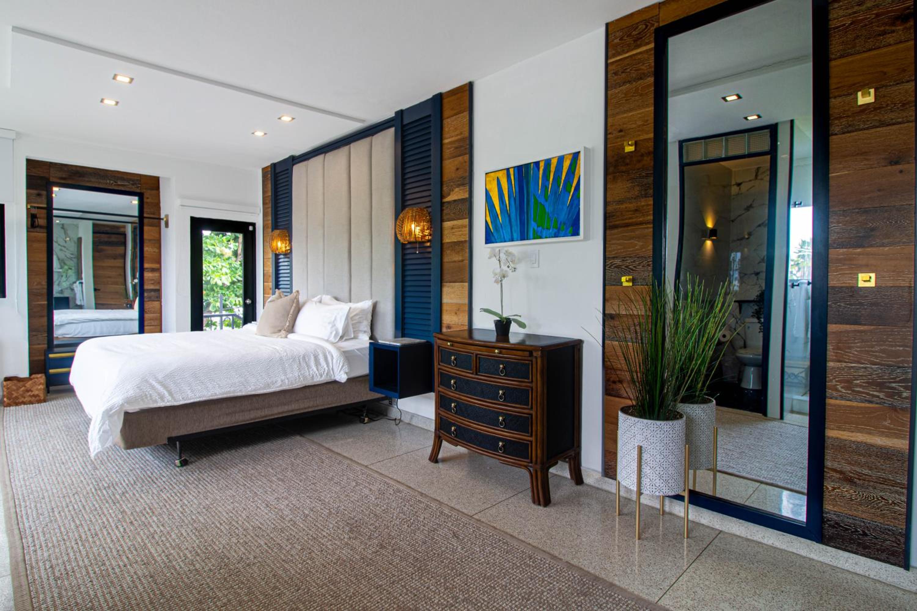 Villa Azure Ocean Park's Seaside Luxe Retreat