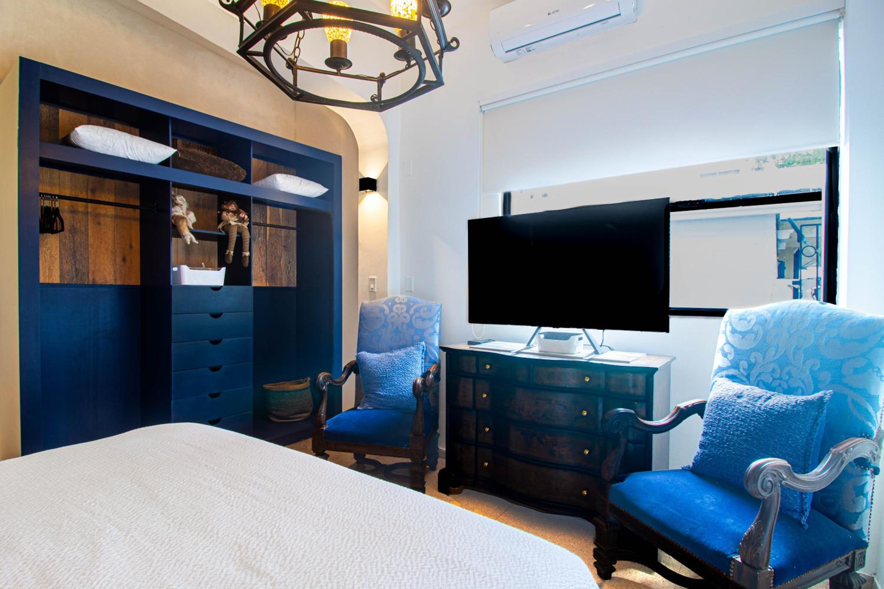 Villa Azure Ocean Park's Seaside Luxe Retreat