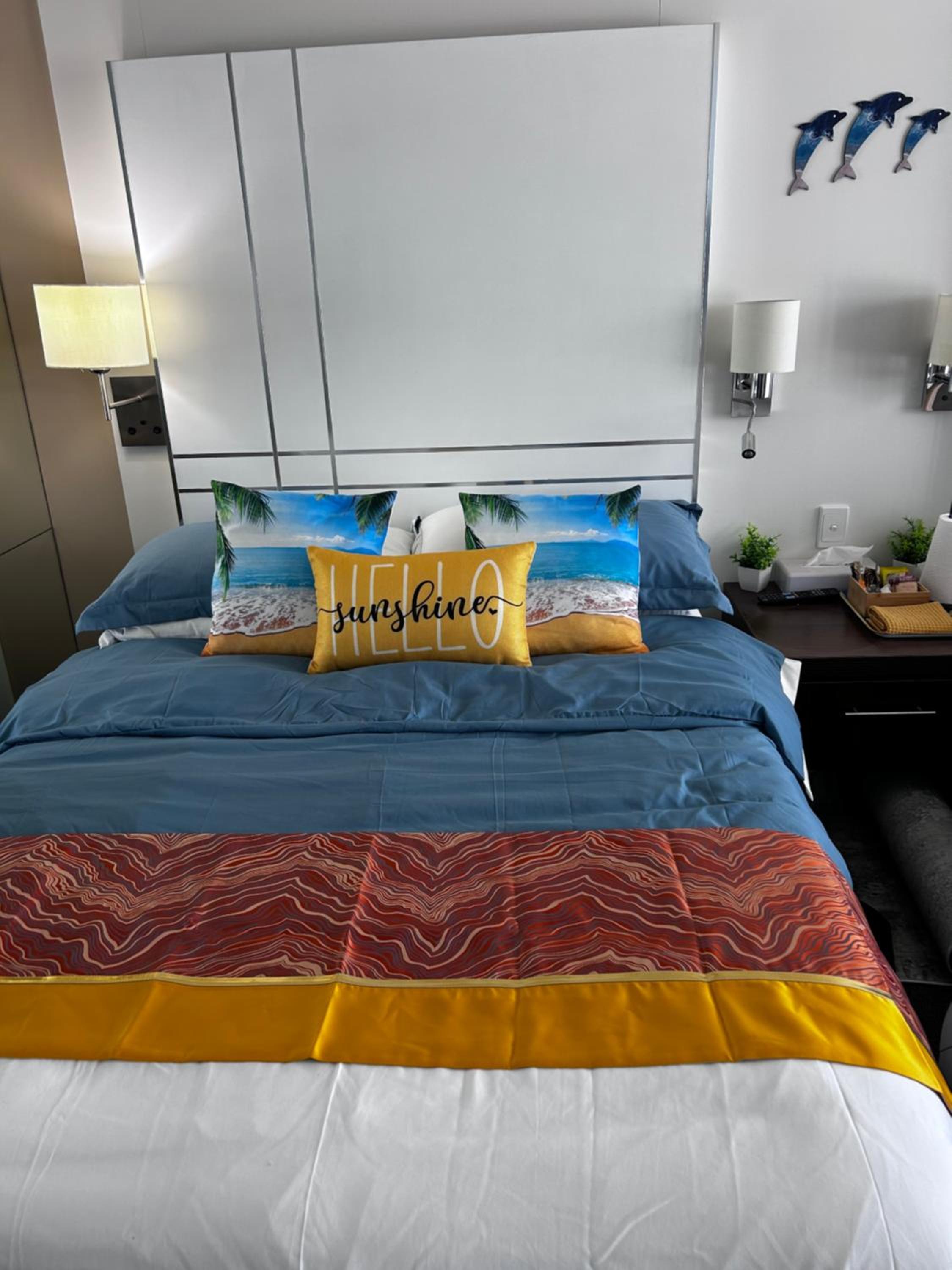 Stay in the heart of Surfers
