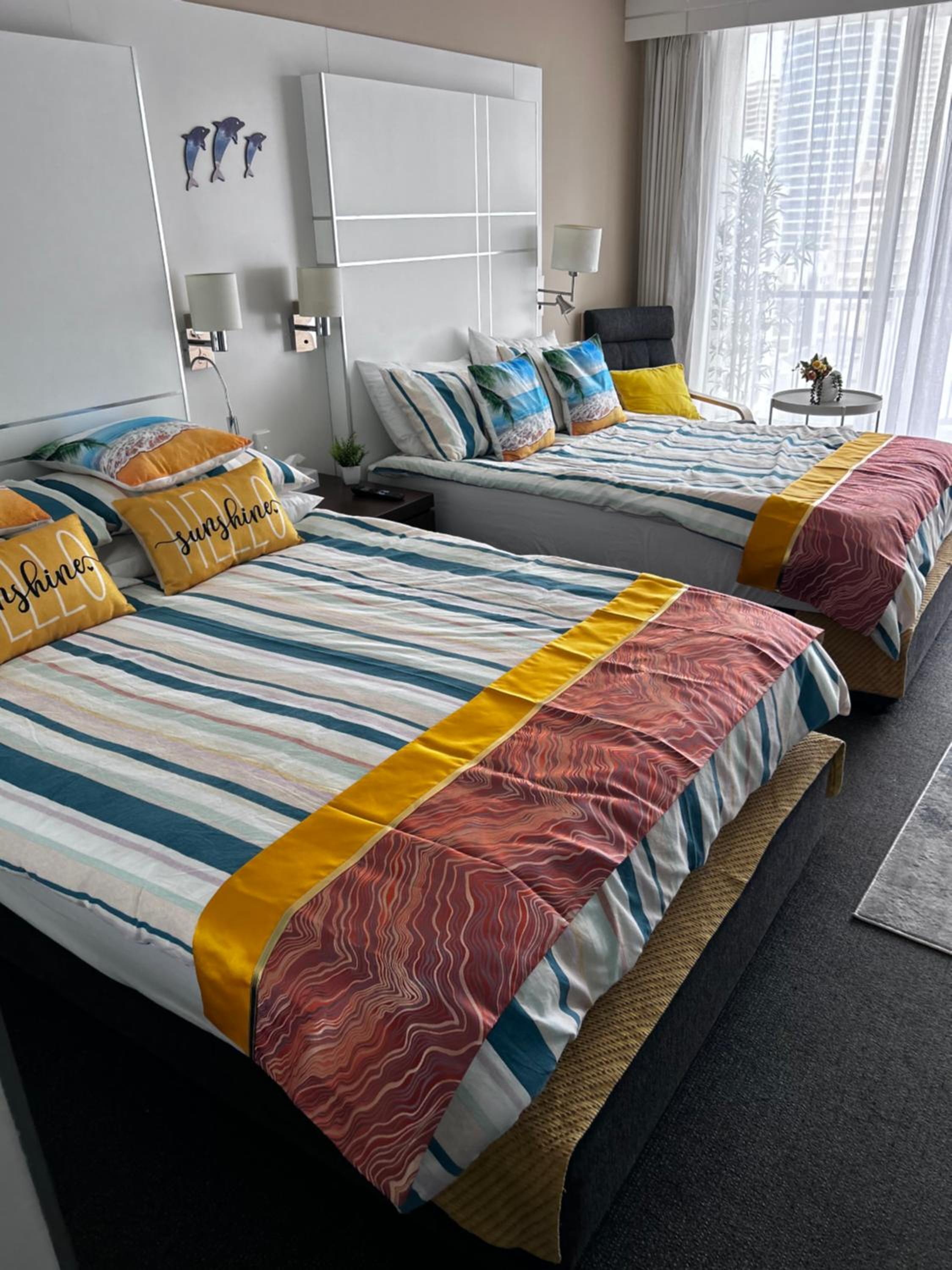 Stay in the heart of Surfers