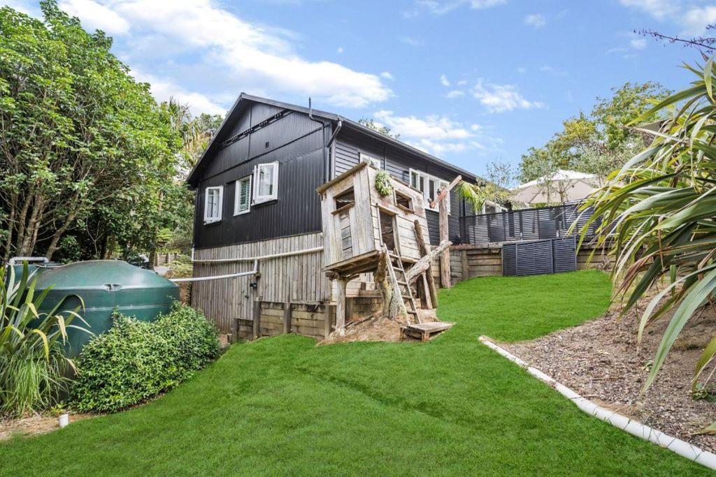 The French Cottage by Waiheke Pure view 4