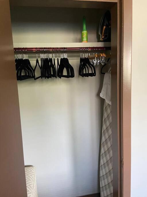 YEG Chic Luxury Accommodation