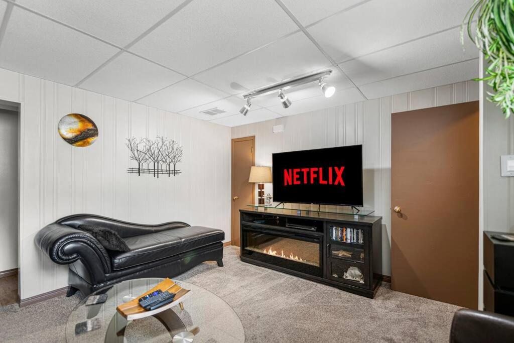 YEG Chic Luxury Accommodation