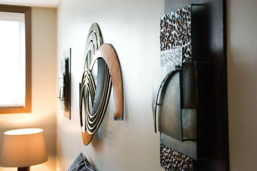 YEG Chic Luxury Accommodation