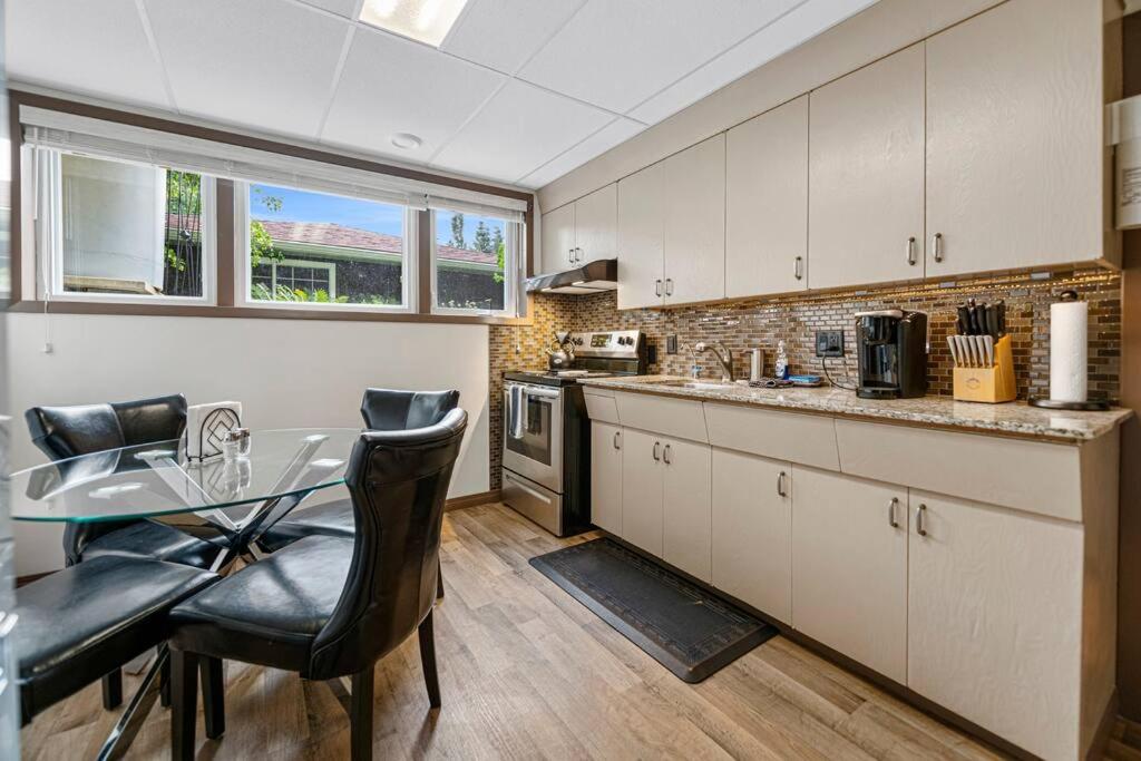 YEG Chic Luxury Accommodation