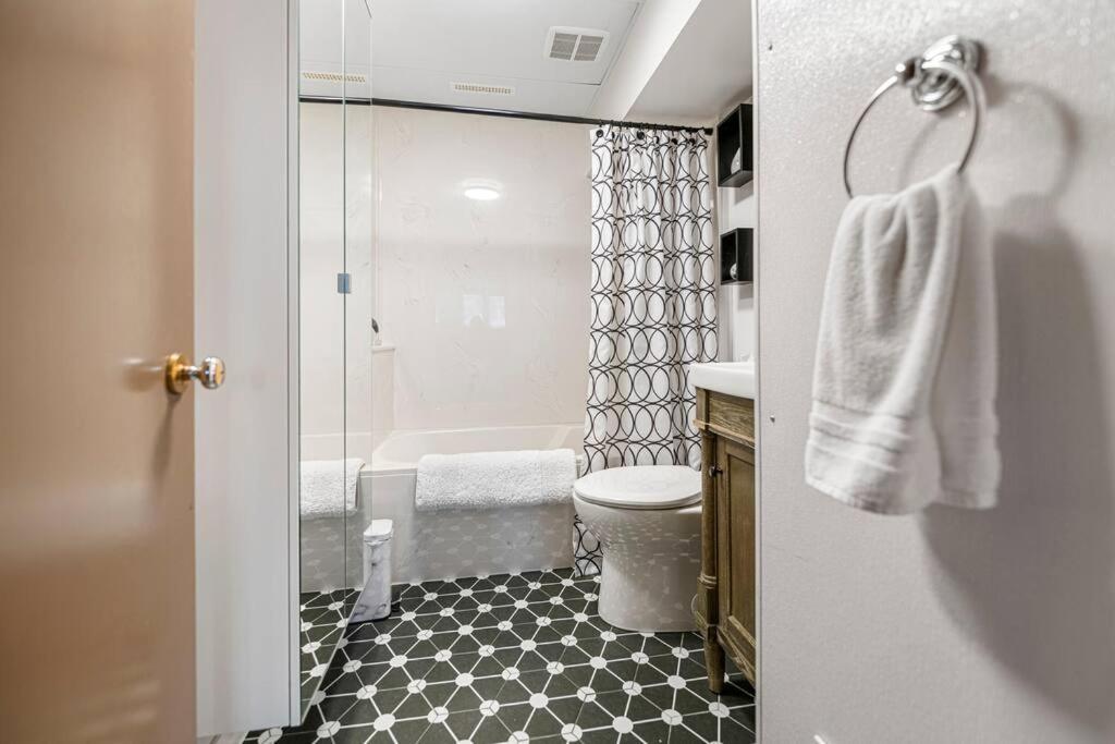 YEG Chic Luxury Accommodation