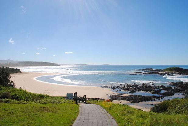 Sand and Sea 1 - Opposite Sawtell's Main Beach & Steps to Cafes, Restaurants & Boutiques!