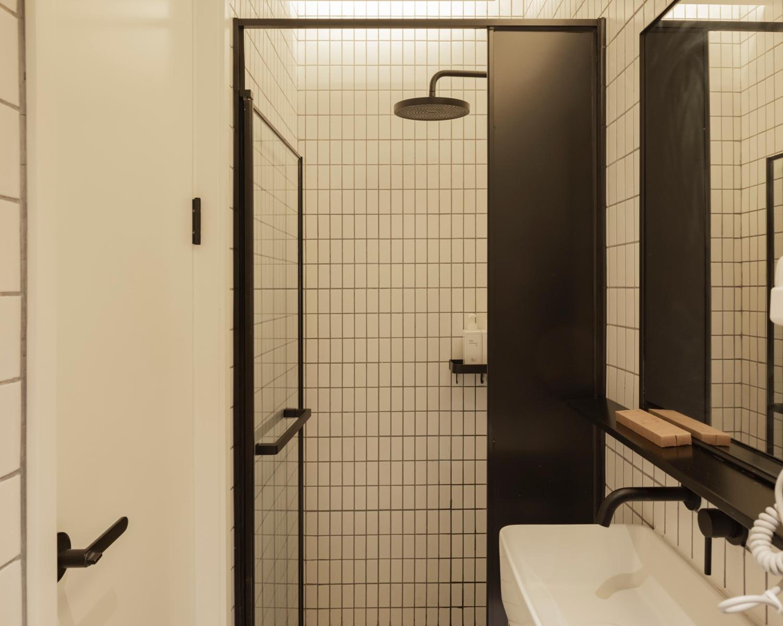Hi Cozy International Hostel East Nanjing Road & The Bund & 24h English Services