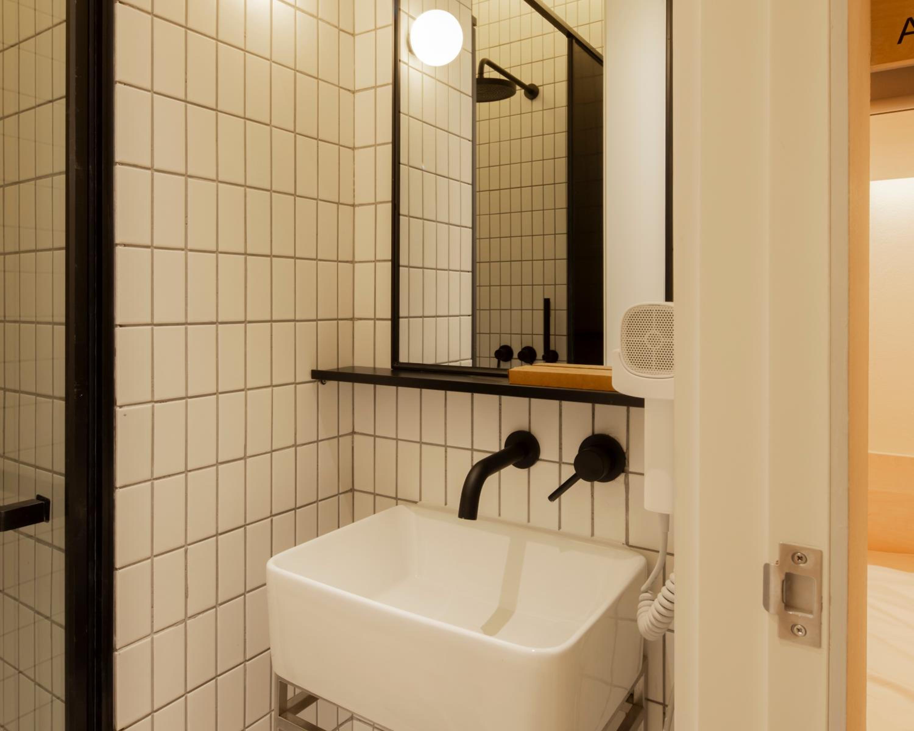 Hi Cozy International Hostel East Nanjing Road & The Bund & 24h English Services