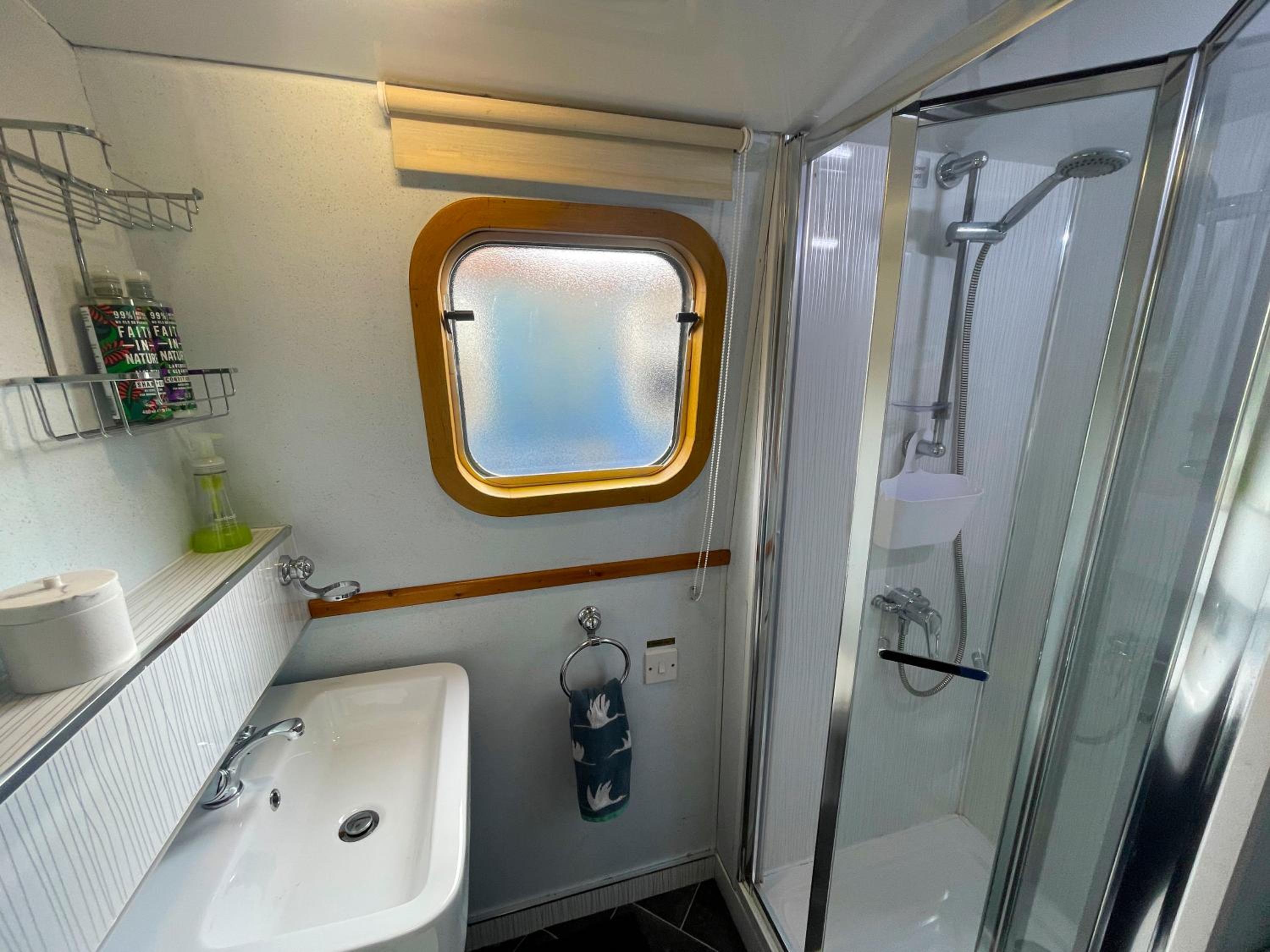 Cambridge Narrowboats - Beautiful Narrowboat Glyndwr