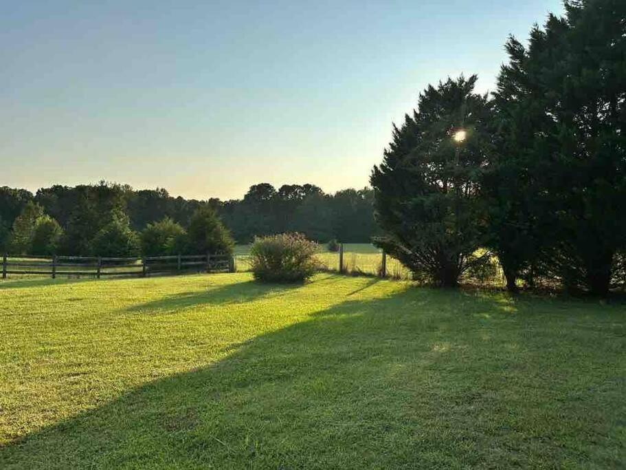 Sovereign Cottage - Farm Land/Hot Tub/Outdoor Area view 2
