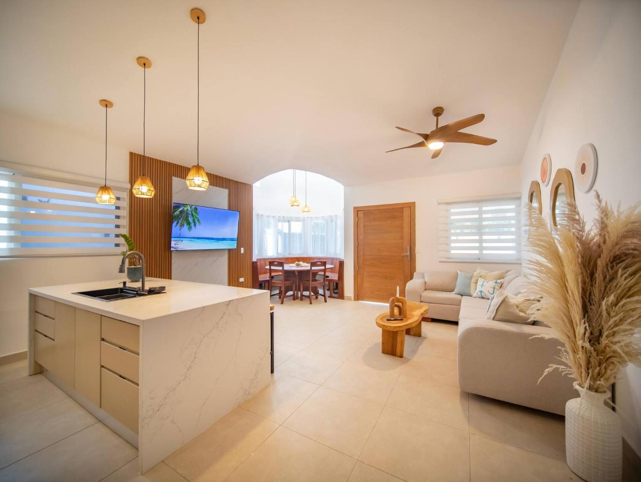 Green Palace - 7br Luxury Villa in Sosua 3mins from strip plus 24hr security