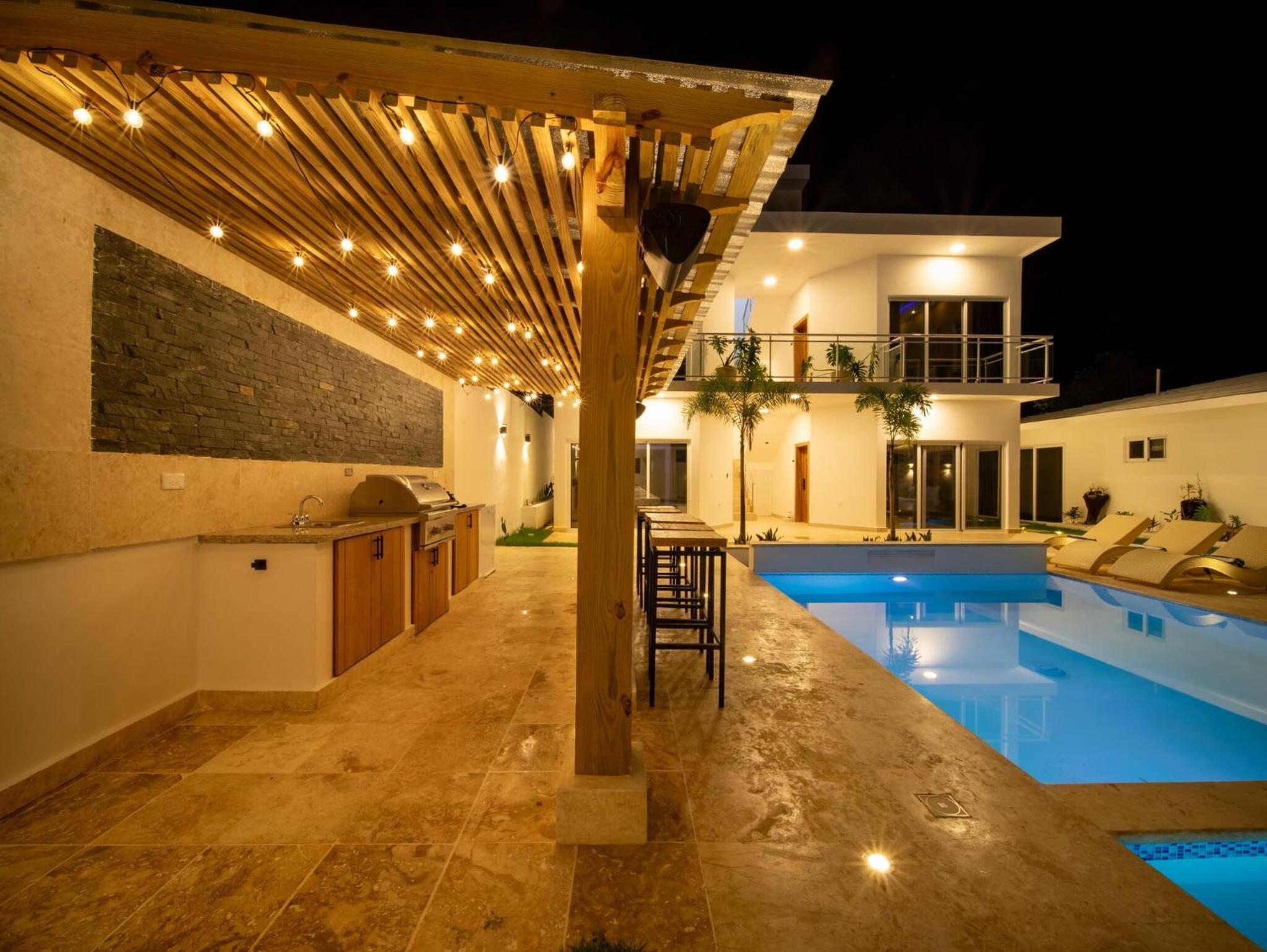 Green Palace - 7br Luxury Villa in Sosua 3mins from strip plus 24hr security