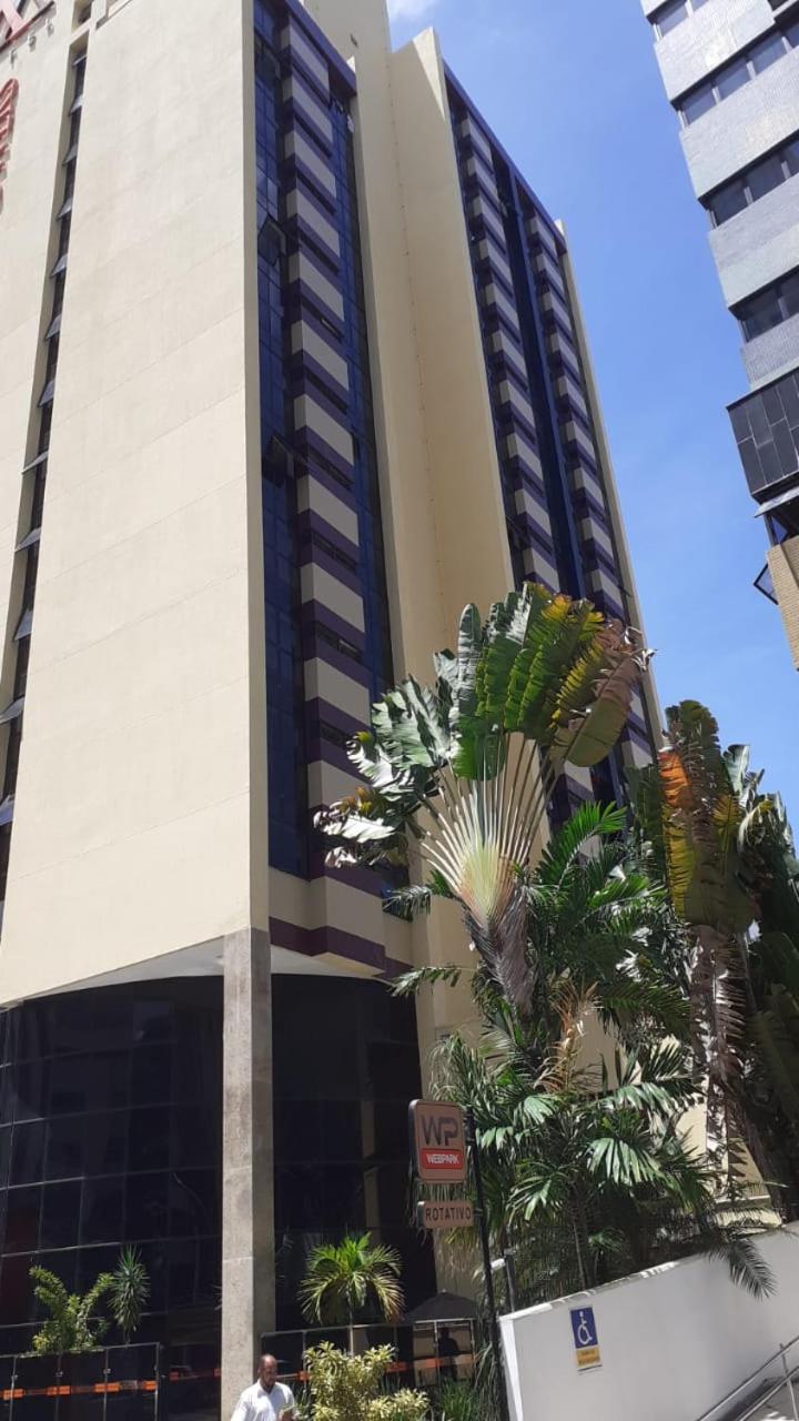 Flat Athenas América ao lado do Salvador Shopping
