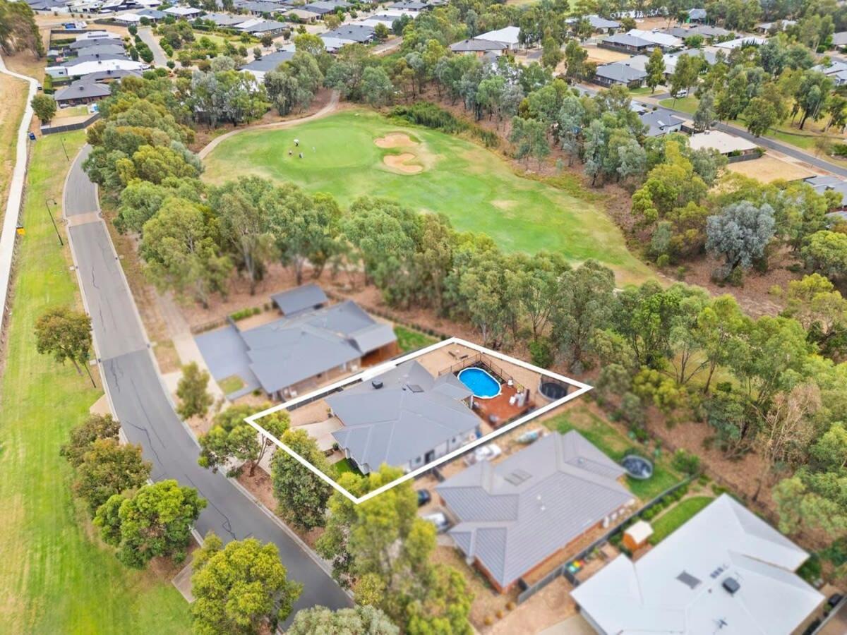 Golfers Escape on the Black Bull