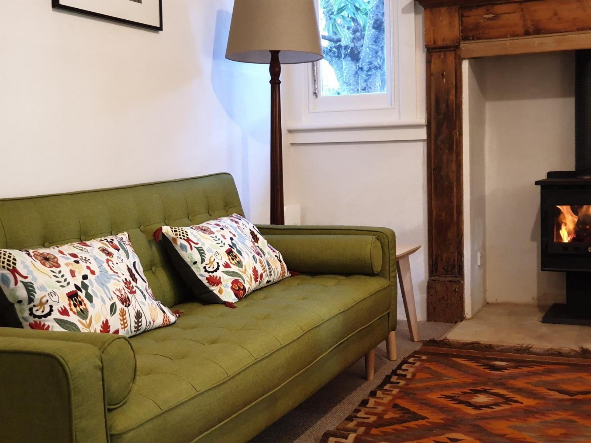 Redruth - 2 bedroom cottage situated in wandiligong