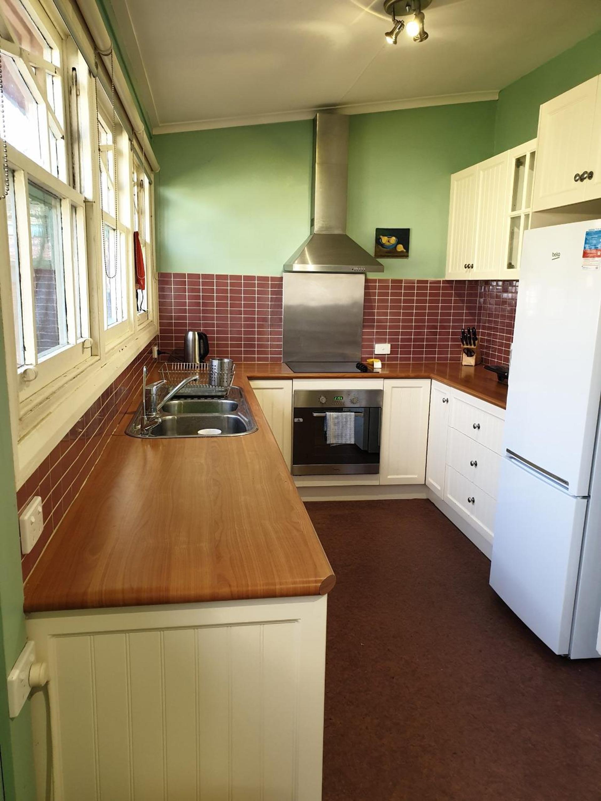 Redruth - 2 bedroom cottage situated in wandiligong