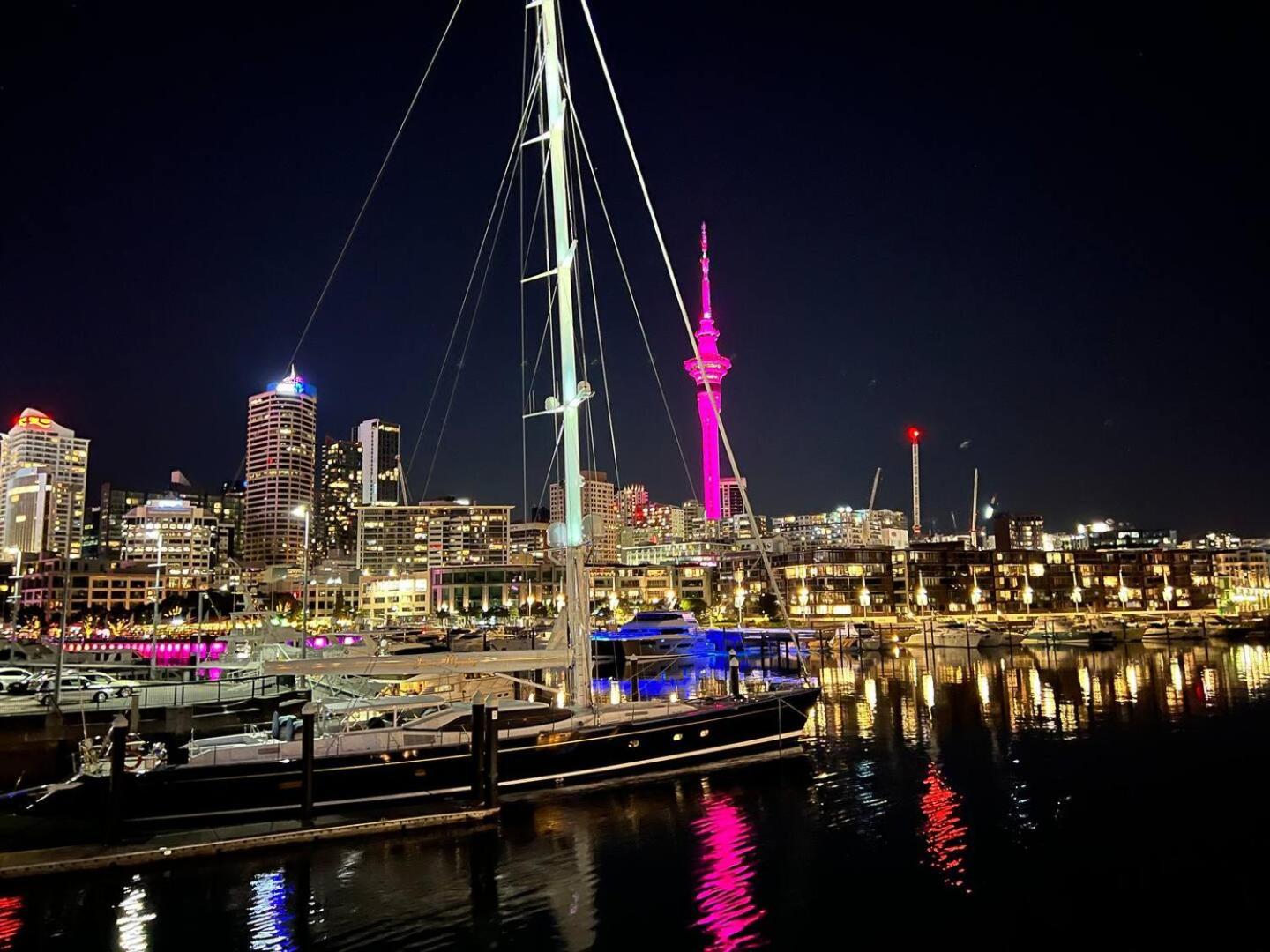 Lovely 2 bedrm apartment in Auckland's viaduct view 5
