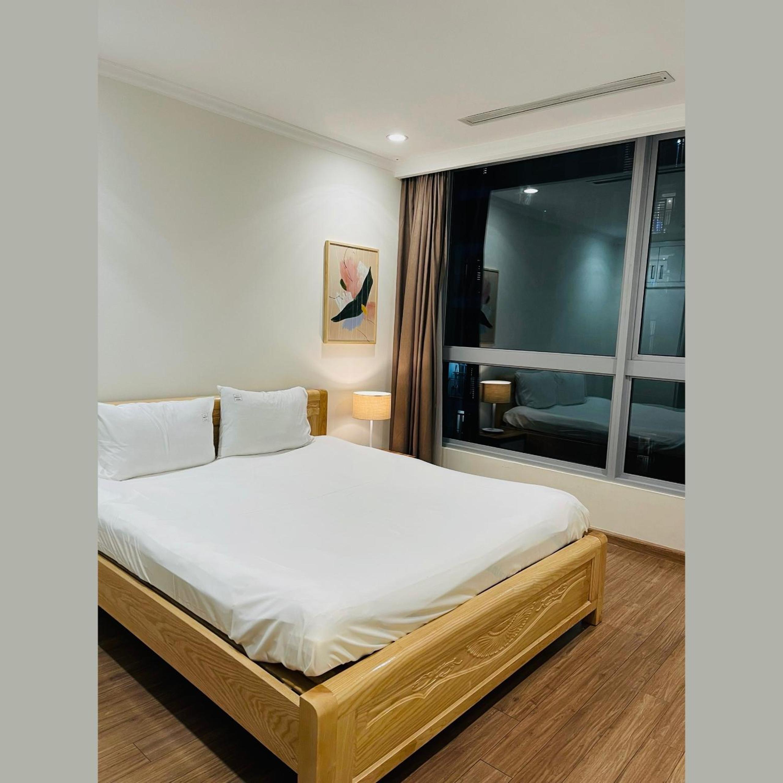 CR Concept Serviced Apartment - Vinhomes and Landmark 81