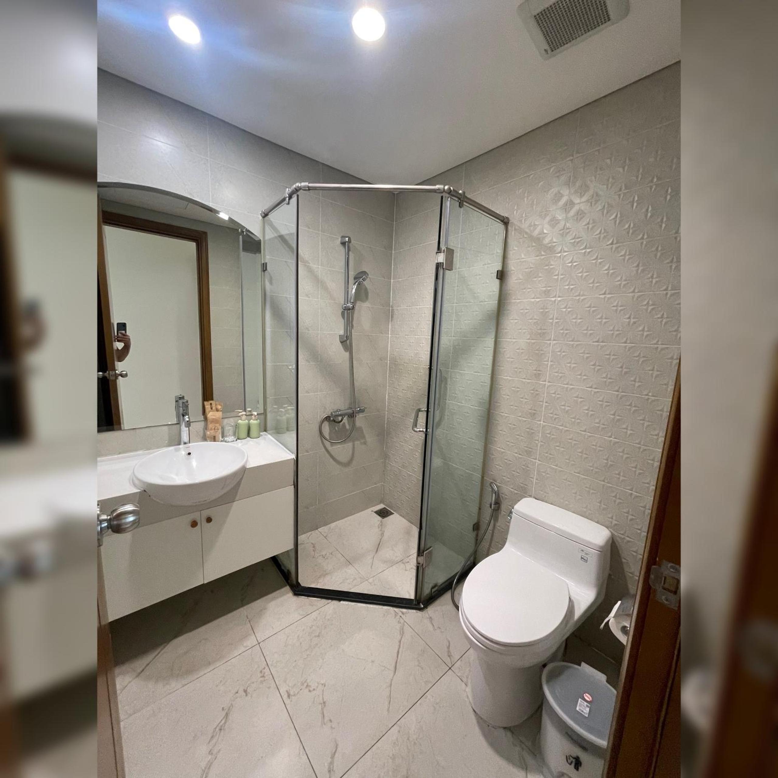 CR Concept Serviced Apartment - Vinhomes and Landmark 81